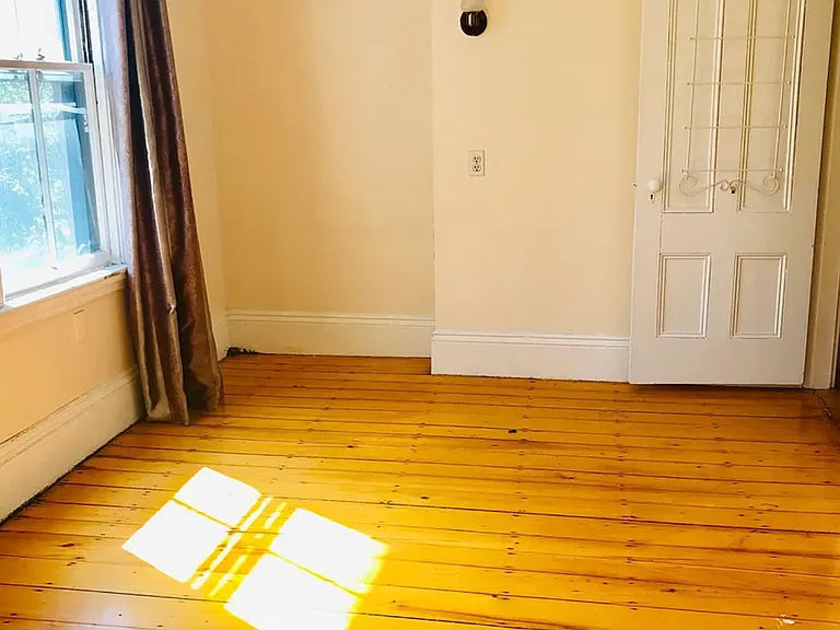 11 Worthington St — Photo 5