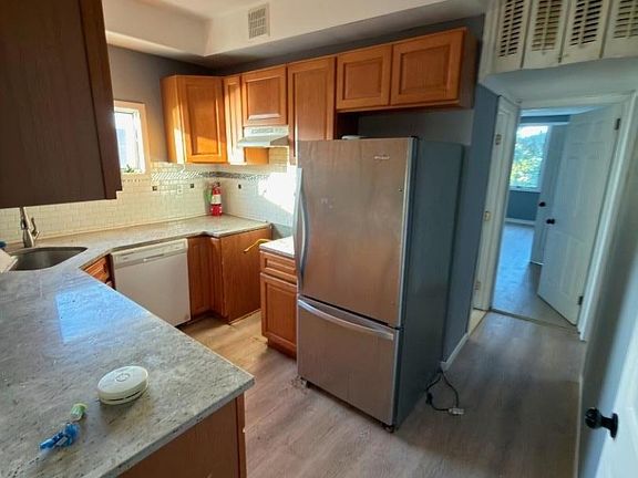 4th image of 141 Paterson Ave