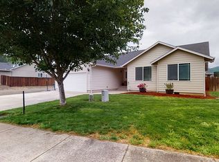 2428 SE Waldon Ave, Roseburg, OR