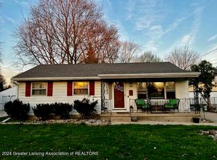 1123 Seymour St, Grand Ledge, MI 48837