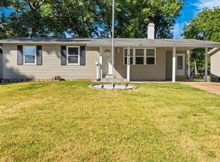 1030 Kingsbrook Ln, Florissant, MO