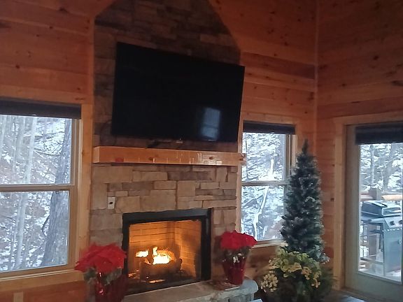 3rd image of 2218 Ridgeland Cir
