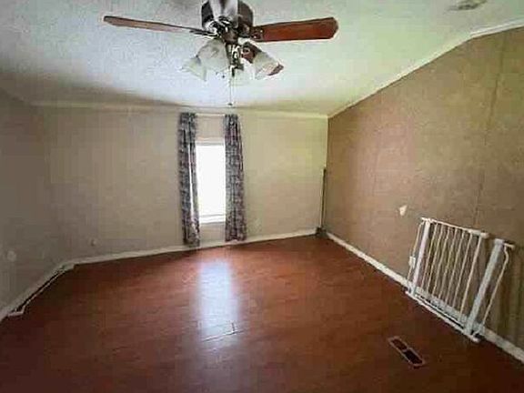 Additional Living Room