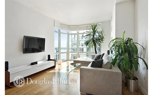 Sold by Douglas Elliman | media 24