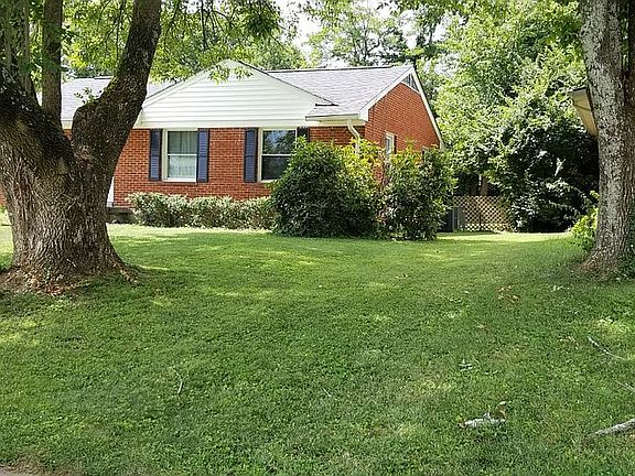 3rd image of 614 Judy Ln