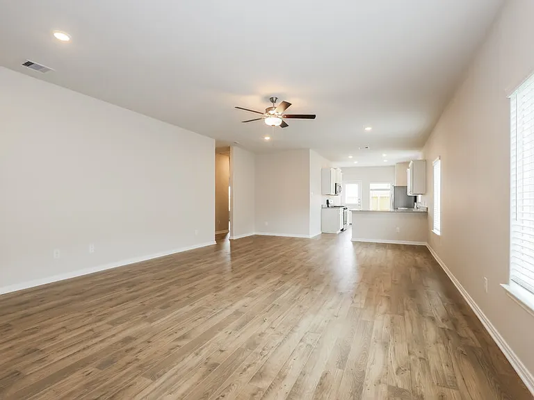 15667 Plum Brook Dr — Photo 4