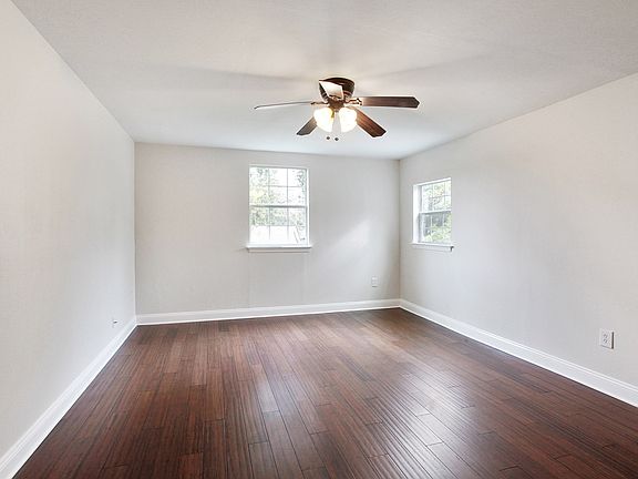 5th image of 4915 Moore Dr