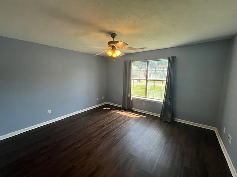 102 Rosebud Cir — Photo 18