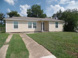817 E Devitt St, Fort Worth, TX 76110