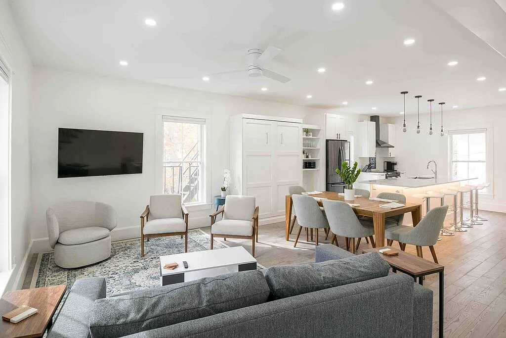2 bed, $2,800 — Photo 1