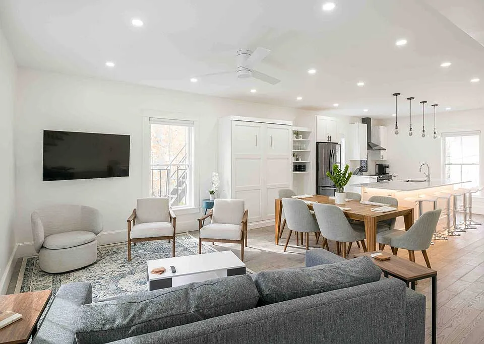 33 Pitt St #4