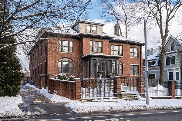 1st image of 157 Babcock St #1