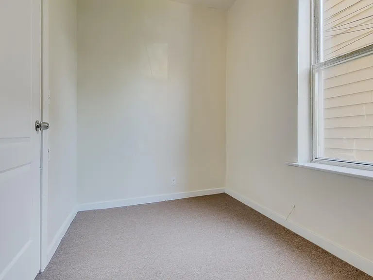 2511 W Le Moyne St #3 — Photo 6