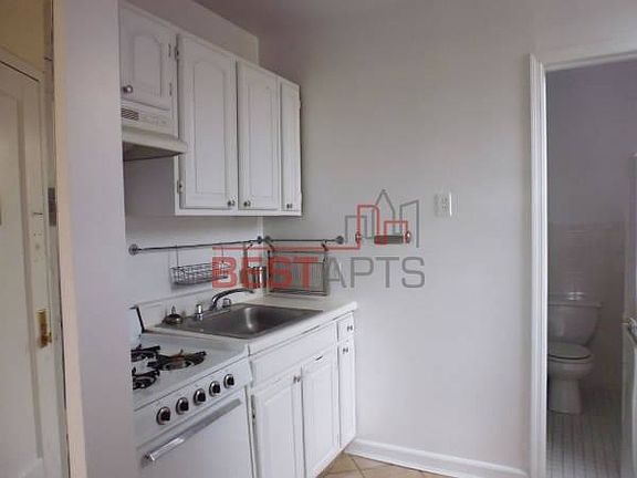 5th image of 45 E 1st St
