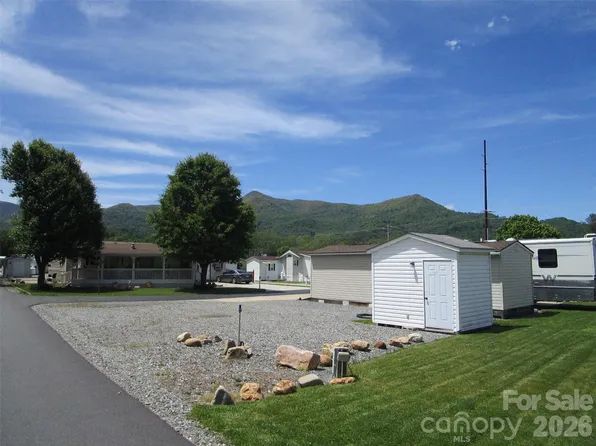 73 Polka Ln, Waynesville, NC 28785