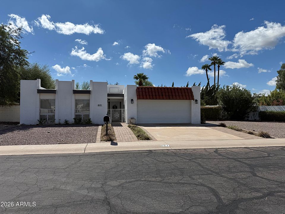 1st image of 621 E Calavar Rd