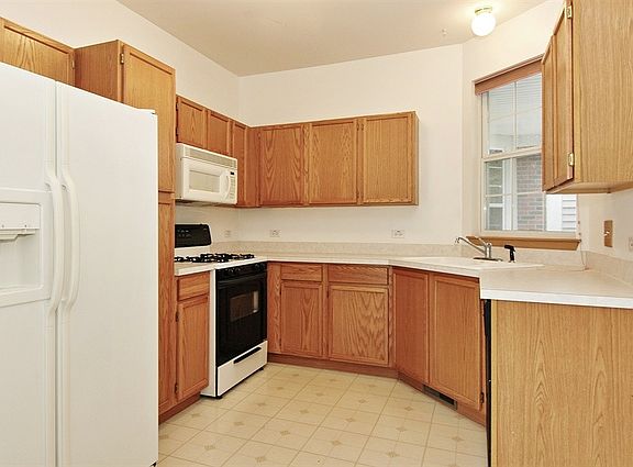 3rd image of 5501 Liam Ct #5501