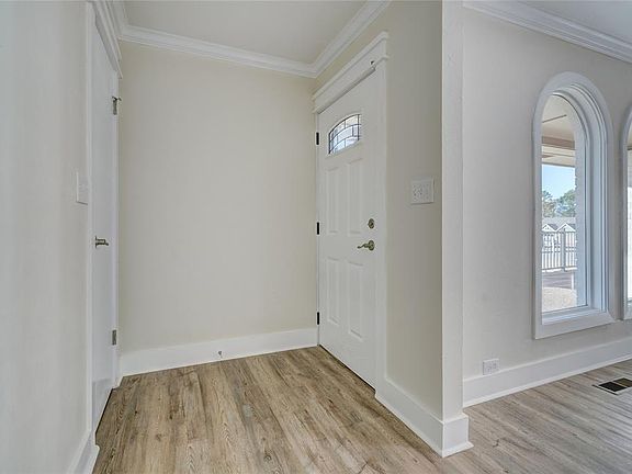 4th image of 5006 Chauncey Ln