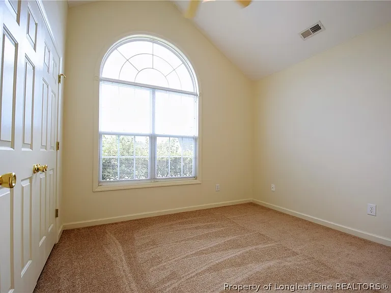 127 Blue Water Dr — Photo 17