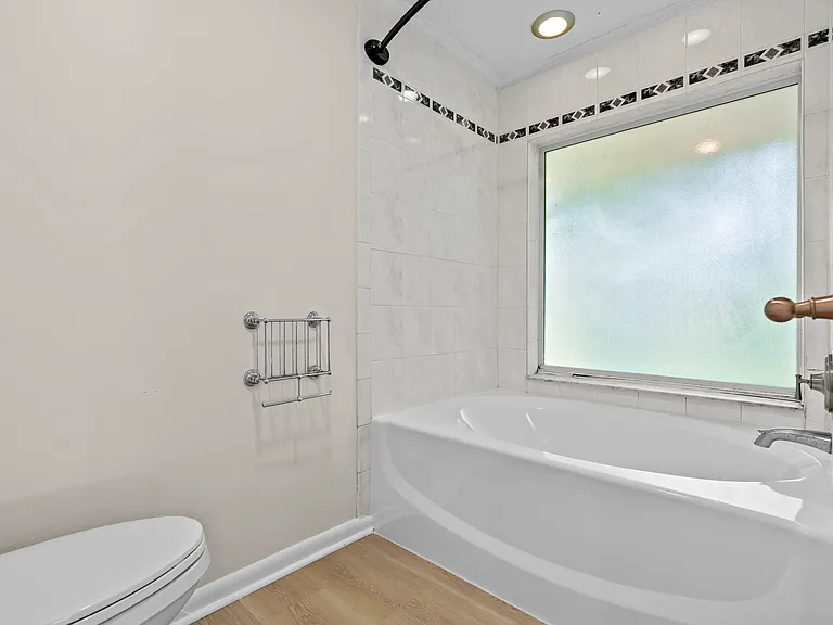 74 Sanchez Dr E — Photo 20