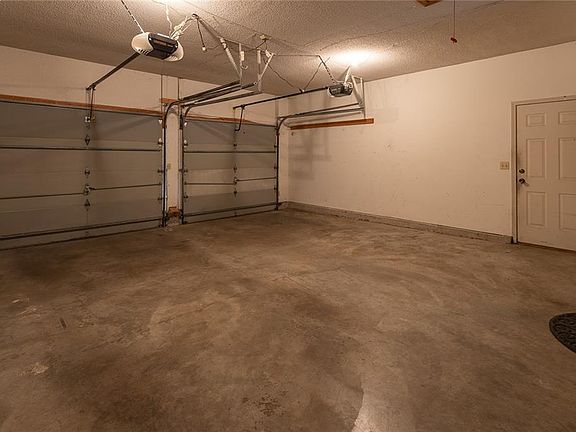 4th image of 8909 E 87th St