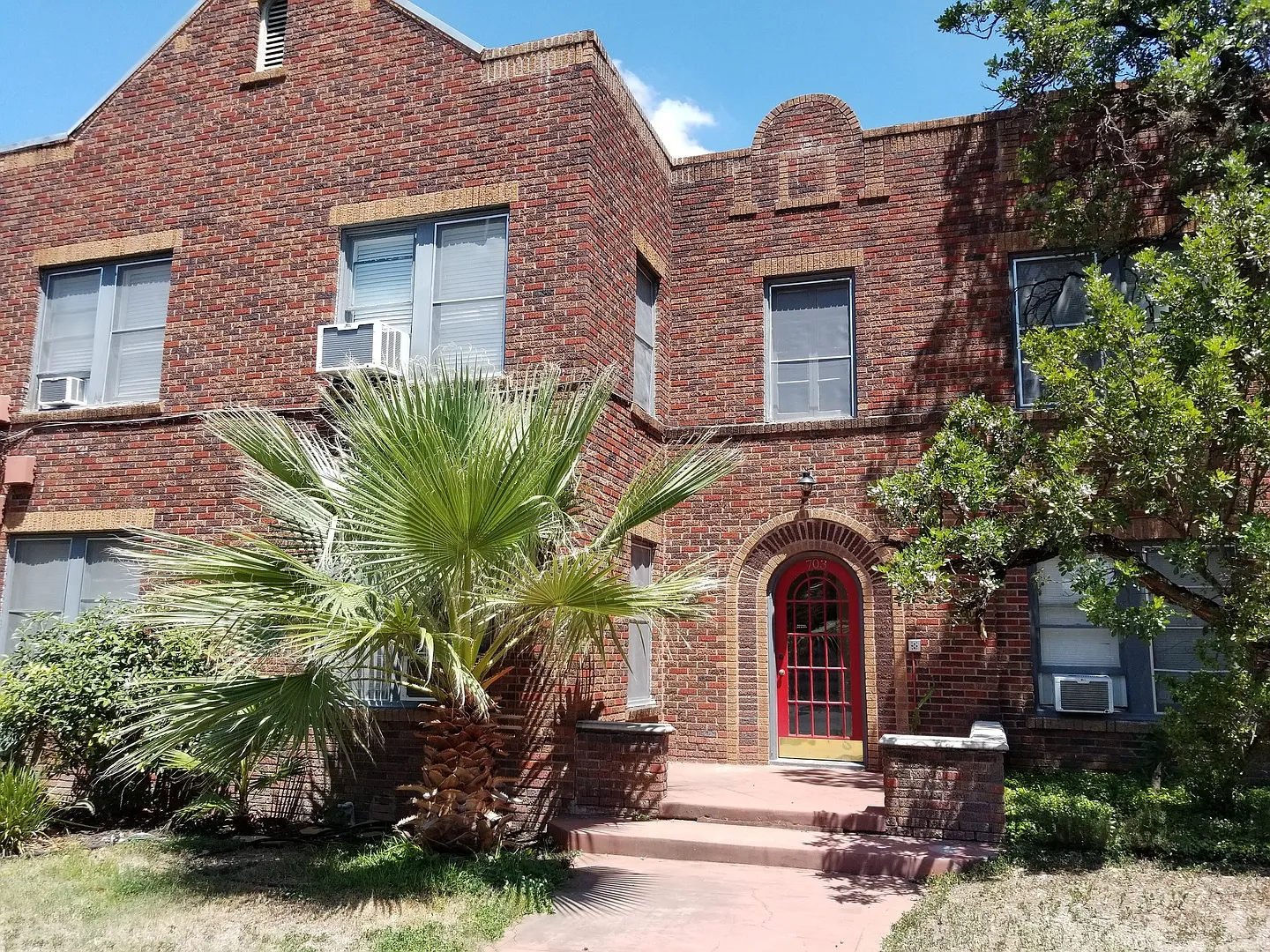 703 W. French Place — Photo 2