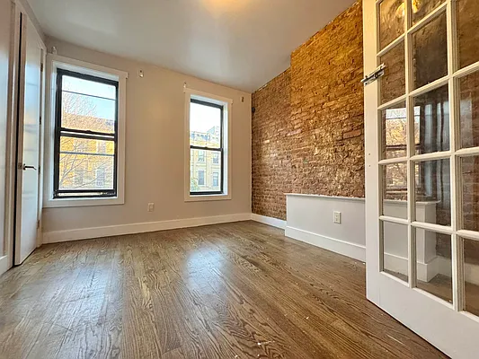 Living room, photo 2