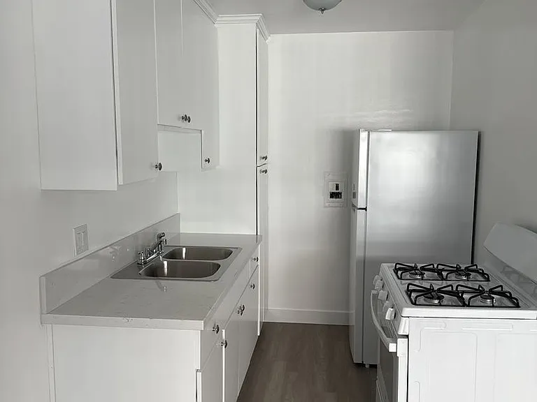3321 S Canfield Ave — Photo 2