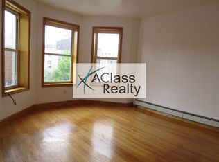 3430 32nd St, Astoria, NY 11106