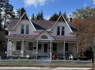 8 Caernarvon St, Fair Haven, VT 05743