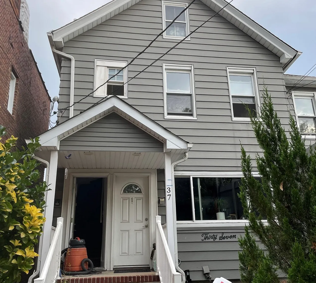 3 bed, $3,000 — Photo 1