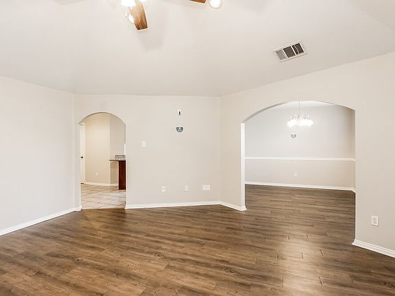 5th image of 1142 Barrymore Ln