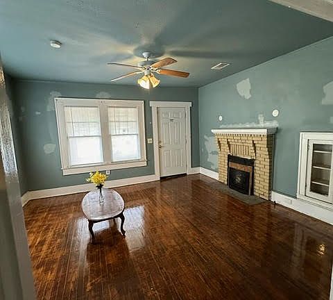 2nd image of 602 N Troup St