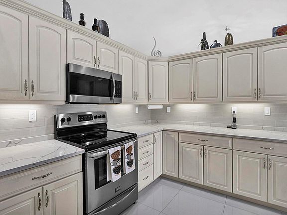 5th image of 4632 NW 58th Terrace