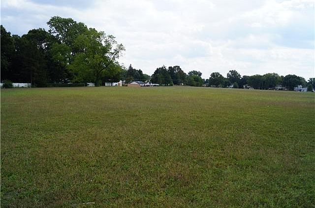 2nd image of 1325 New Burton Rd