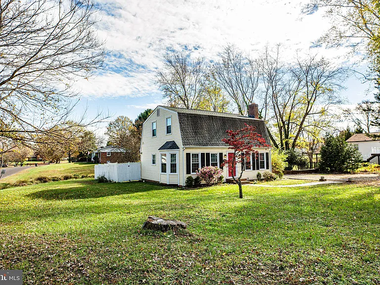1445 Heatherstone Dr — Photo 40