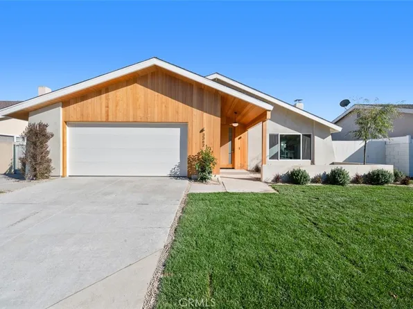 3362 Fuchsia St, Costa Mesa, CA 92626