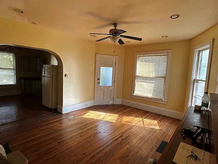 1039 Wendell Ave #1 — Photo 2