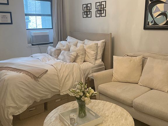 2nd image of 20 Jane St APT 3D