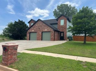 4032 Catamaran Dr, Yukon, OK 73099