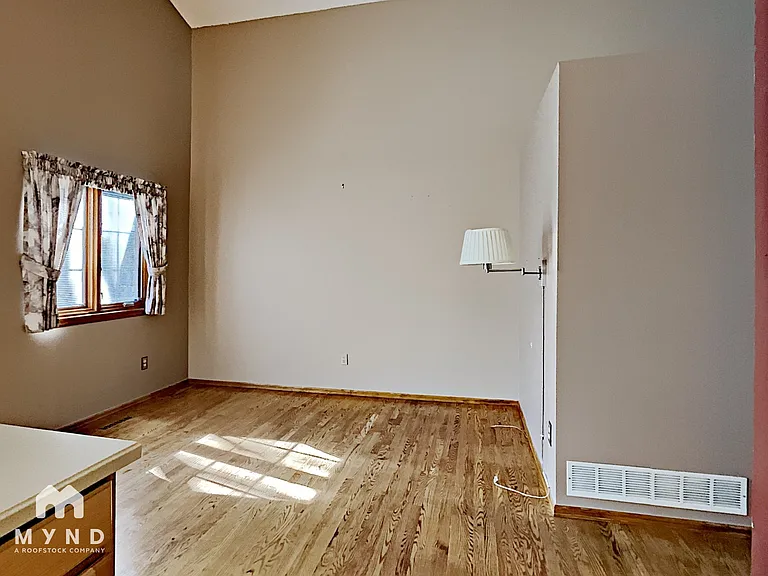 2402 S Gray Dr — Photo 8