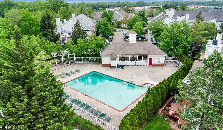 63 Albert Ct — Photo 34