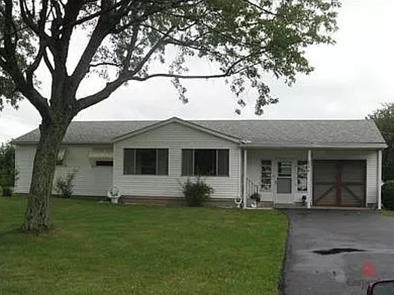 2nd image of 1034 E Us Highway 136