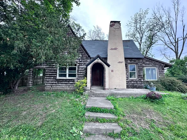 735 E Washington St, Greencastle, IN 46135