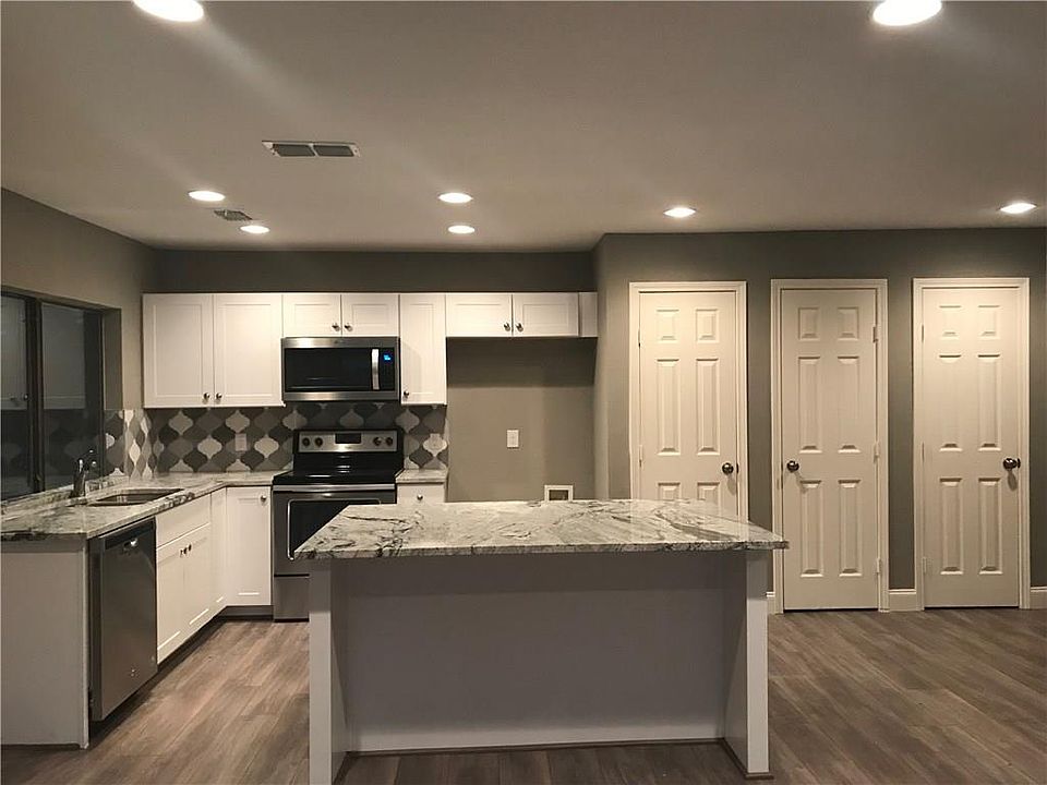 2nd image of 2705 Chancellor Dr