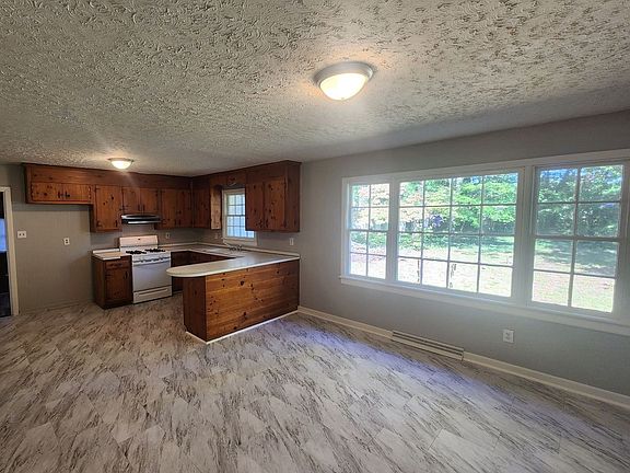 4th image of 3203 Evergreen Ave