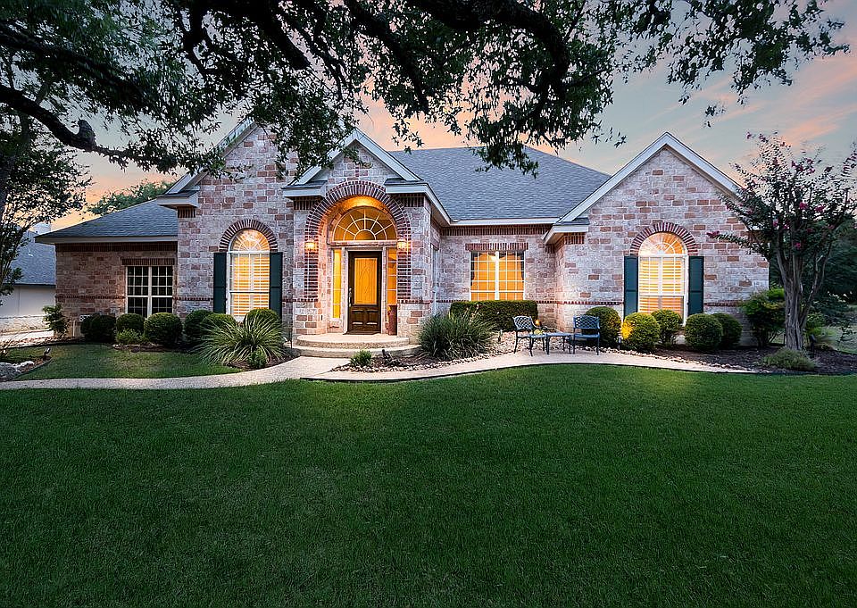633 Pinon Blvd.