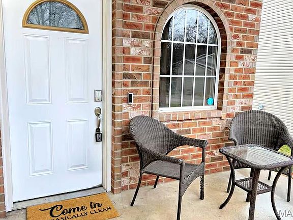 3rd image of 142 Hickory Ridge Dr