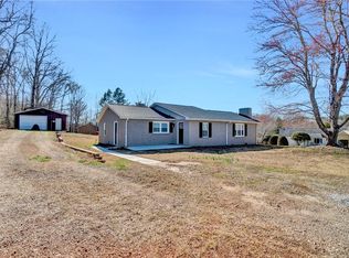 1003 Gravley Rd, Pickens, SC 29671