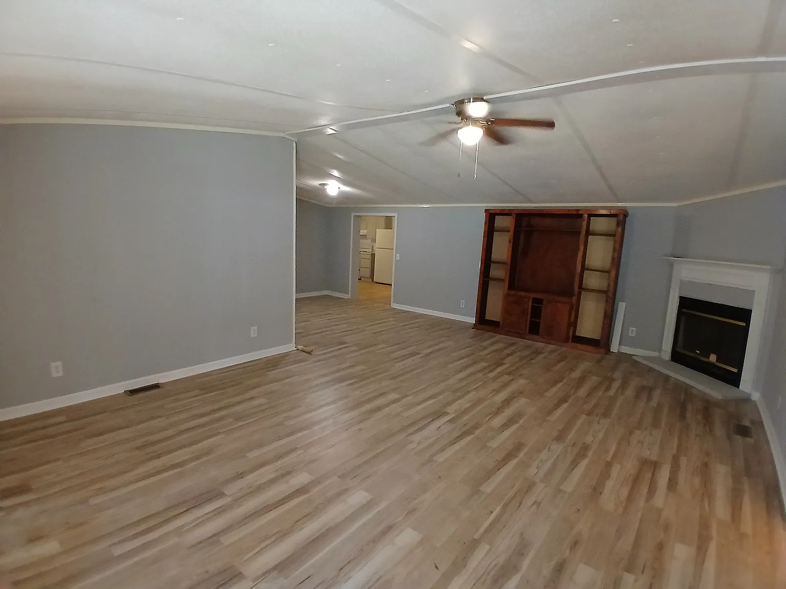 4 bed, 1900 sqft, $2,000 — Photo 4